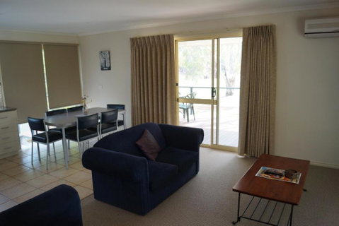 Tooleybuc River Retreat Villas - Kalgoorlie Accommodation 6