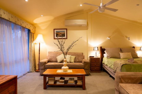 Courtsidecottage Bed & Breakfast - Kalgoorlie Accommodation 3