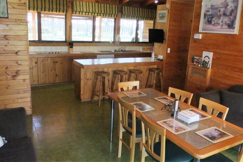 Gunyah Valley Retreat - Kalgoorlie Accommodation 6