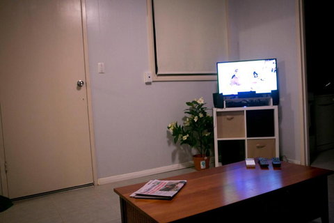 Cave Place Units - Kalgoorlie Accommodation 6