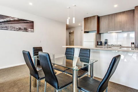 MJ Shortstay Southbank Grande Apartments - Kalgoorlie Accommodation 5