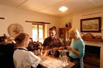 Stone Hut Cottage - Kalgoorlie Accommodation 2