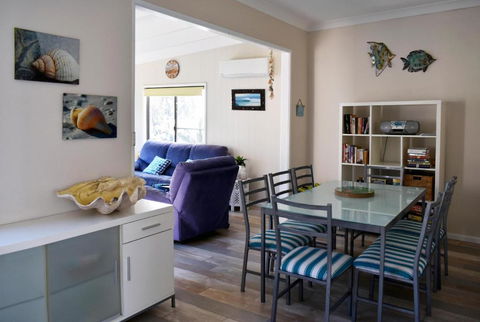 SHELLHARBOUR BEACH COTTAGE 1 Minute Walk To Beach Flags In Summer - Kalgoorlie Accommodation 5
