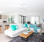 Beach Breeze Holiday House - Kalgoorlie Accommodation