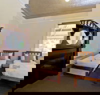 Deloraine Hotel - Kalgoorlie Accommodation