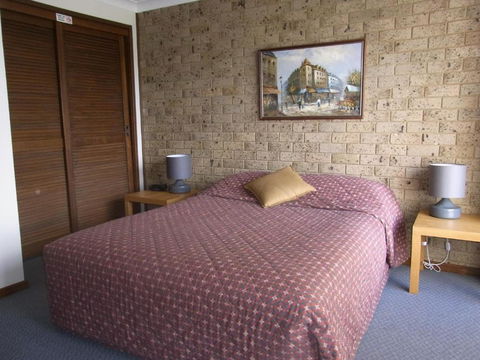 A Furnished Townhouse In Goulburn - Kalgoorlie Accommodation 6