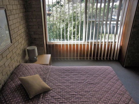 A Furnished Townhouse In Goulburn - Kalgoorlie Accommodation 3