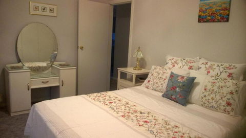 Butterfly Cottage - Kalgoorlie Accommodation 4