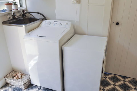 FALMOUTH Seadrift Cottage - Kalgoorlie Accommodation 4