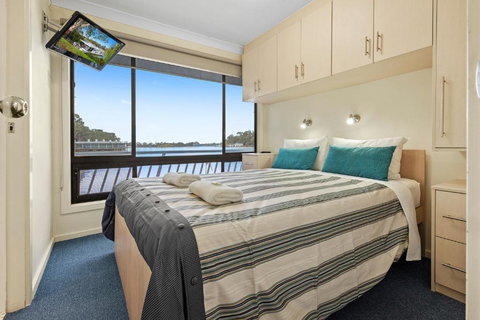 Renmark River Villas & Boats & Bedzzz - Kalgoorlie Accommodation 6