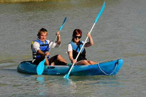 Renmark River Villas & Boats & Bedzzz - Kalgoorlie Accommodation 4