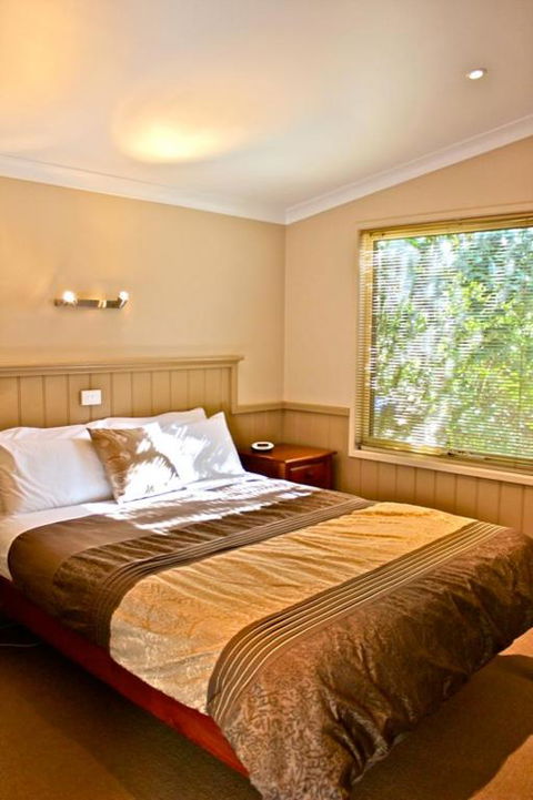 Autumn Leaf Cottage 1 - Kalgoorlie Accommodation 3
