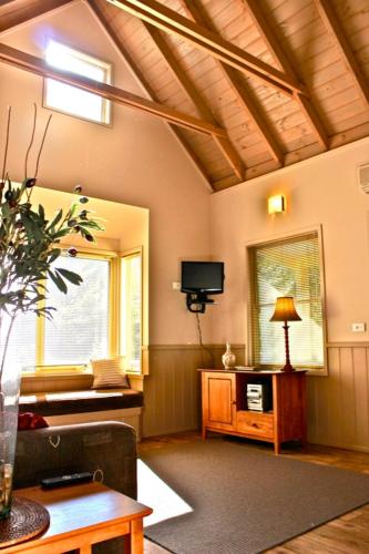 Autumn Leaf Cottage 1 - Kalgoorlie Accommodation 5