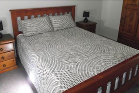Robinsons Cabin - Kalgoorlie Accommodation 3