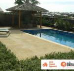 La Mer Home with a Pool - Kalgoorlie Accommodation