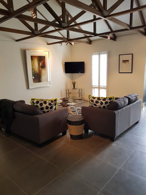 Irongate Studio - Kalgoorlie Accommodation 5