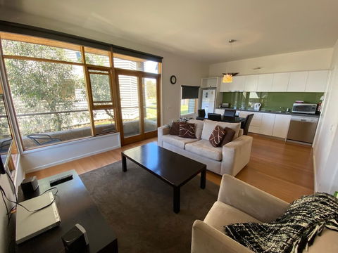 Triggerplant 1 - Kalgoorlie Accommodation 3