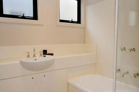 Discobolus 2 - Kalgoorlie Accommodation 3