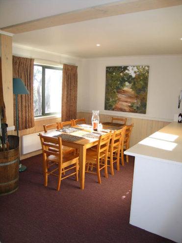 Discobolus 2 - Kalgoorlie Accommodation 6