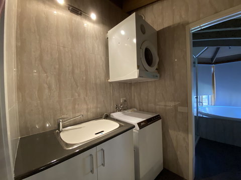 Crystal Brook - Kalgoorlie Accommodation 1