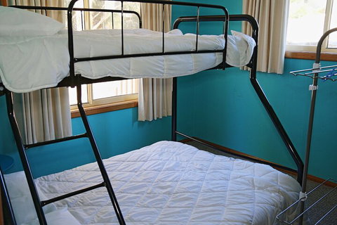 Freycinet Hideaway - Kalgoorlie Accommodation 3