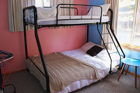 Freycinet Hideaway - Kalgoorlie Accommodation 6