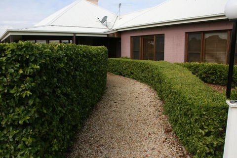 Nirvana Vista Estate - Kalgoorlie Accommodation 2