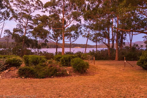 Bay Retreat Port Arthur - Kalgoorlie Accommodation 0