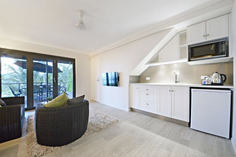 Crusoe's Beach House Ocean Views - Kalgoorlie Accommodation 4