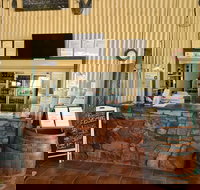 Parry Creek Farm Tourist Resort  Caravan Park - Kalgoorlie Accommodation