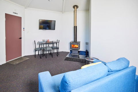 Namar Yurt - Kalgoorlie Accommodation 4