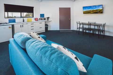 Namar Yurt - Kalgoorlie Accommodation 5