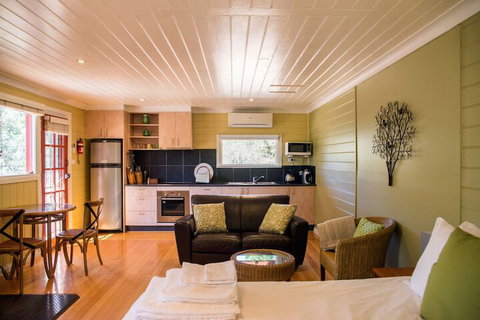 Avalon Private Spa Villa - Adults Only - Kalgoorlie Accommodation 2