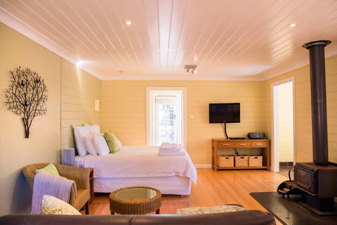 Avalon Private Spa Villa - Adults Only - Kalgoorlie Accommodation 1