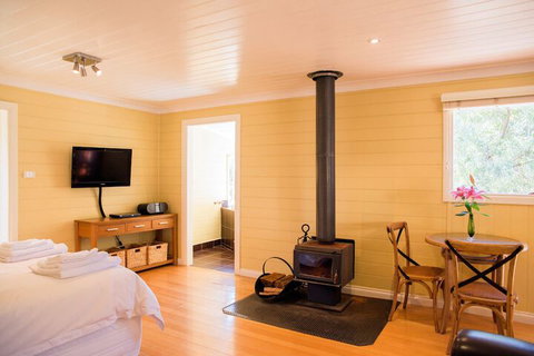 Avalon Private Spa Villa - Adults Only - Kalgoorlie Accommodation 3