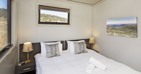 Ecocrackenback 10 'Sustainable Chalet Close To The Slopes.' - Kalgoorlie Accommodation 1