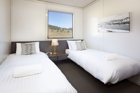 Ecocrackenback 15 'Sustainable Chalet Close To The Slopes.' - Kalgoorlie Accommodation 1