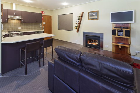 Kickenback Studio - Contemporary Accommodation In The Heart Of Crackenback - Kalgoorlie Accommodation 2