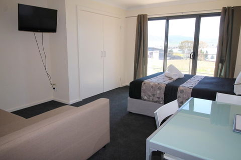 Poley Cow Studio - Kalgoorlie Accommodation 1