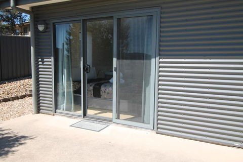 Poley Cow Studio - Kalgoorlie Accommodation 5