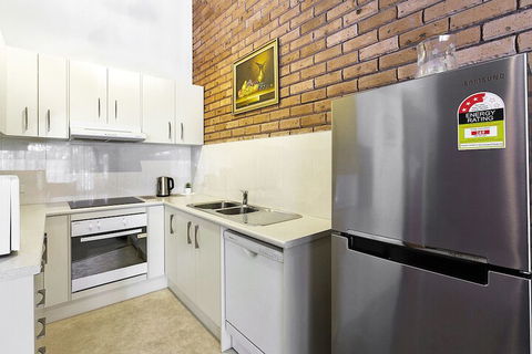 Macadamia Court, 2/8 Government Road - Kalgoorlie Accommodation 3