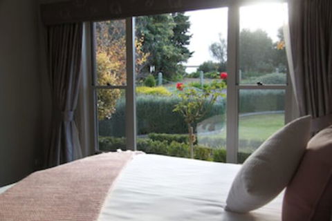 BEL MIREN ESSINGTON - Kalgoorlie Accommodation 0