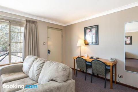 MIDAS MOTEL KALGOORLIE - Kalgoorlie Accommodation 3