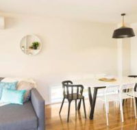 New Designer Home  Parking  Close to Airport - Kalgoorlie Accommodation