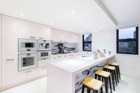 MADDISON, 3BDR Port Melbourne Apartment - Kalgoorlie Accommodation 2