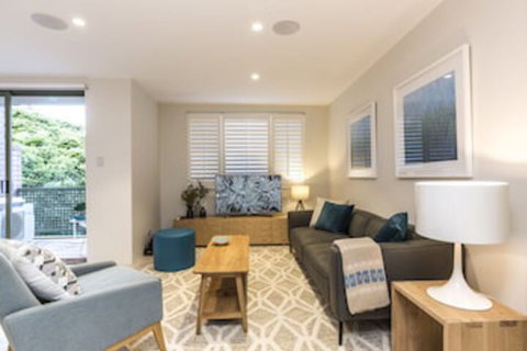 Executive 2 Storey Apartment With Pool - Kalgoorlie Accommodation 0