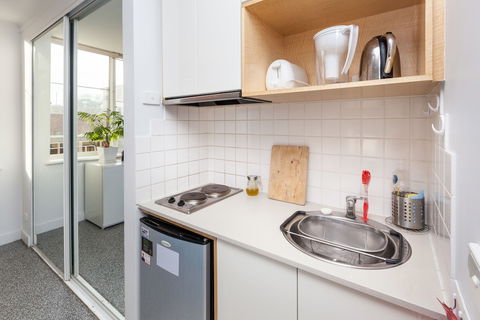HENRIETTA, Carlton Studio Apartment - Kalgoorlie Accommodation 1