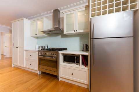 Lovely 5BR House Walk To Train And Shops - Kalgoorlie Accommodation 4