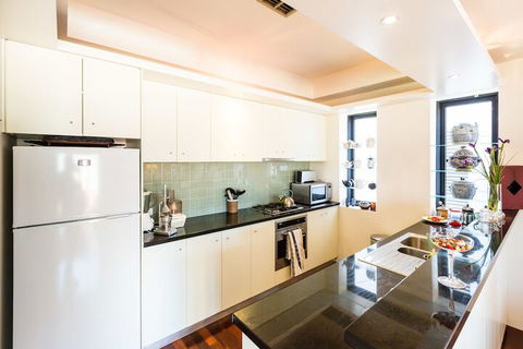 BELLE, 2BDR Melbourne Apartment - Kalgoorlie Accommodation 6