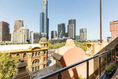 BELLE, 2BDR Melbourne Apartment - Kalgoorlie Accommodation 1